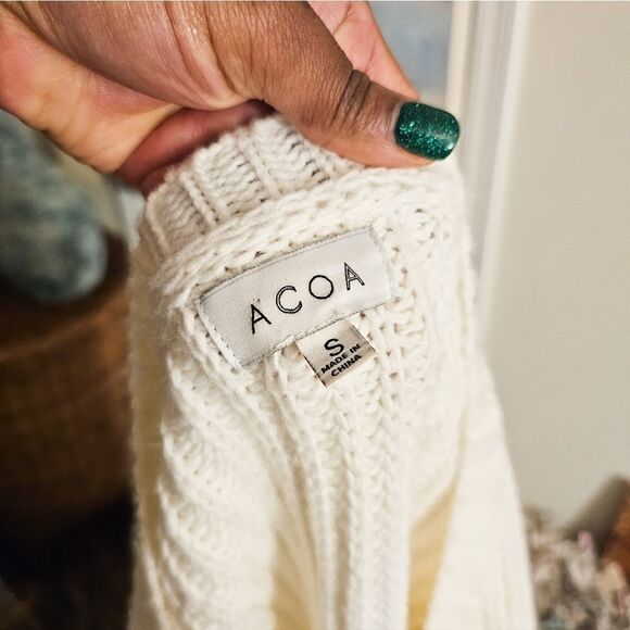 Acoa V- Neck Fringe Detail Acrylic, Chunky Stylish  Knitted Sweater. - Picture 7 of 13